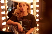 Miley Cyrus Longsleeve T-shirt #3678452