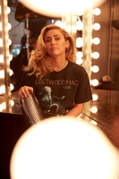 Miley Cyrus Longsleeve T-shirt #3678453