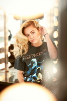 Miley Cyrus Longsleeve T-shirt #3678457