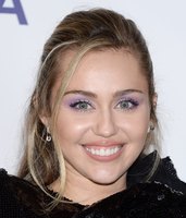 Miley Cyrus Sweatshirt #3769898