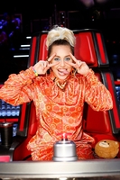 Miley Cyrus Longsleeve T-shirt #3823720