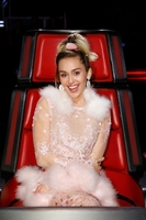 Miley Cyrus Longsleeve T-shirt #3823732