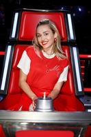 Miley Cyrus Longsleeve T-shirt #3823756