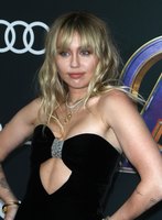 Miley Cyrus mug #G2453976