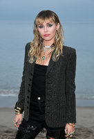 Miley Cyrus Longsleeve T-shirt #3866530