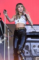 Miley Cyrus Longsleeve T-shirt #3896128