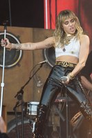Miley Cyrus Longsleeve T-shirt #3896323