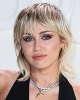 Miley Cyrus Longsleeve T-shirt #3942268