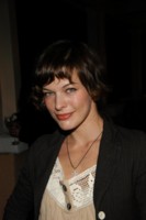 Milla Jovovich Longsleeve T-shirt #1422660