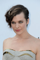 Milla Jovovich hoodie #1978346