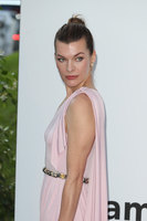 Milla Jovovich Sweatshirt #3293694