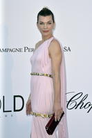 Milla Jovovich Sweatshirt #3293700