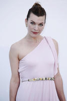 Milla Jovovich longsleeve t-shirt #3293782