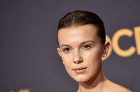 Millie Bobby Brown Longsleeve T-shirt #2792506