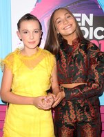 Millie Bobby Brown Longsleeve T-shirt #2792965