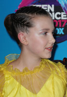Millie Bobby Brown Longsleeve T-shirt #2793065