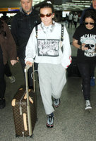 Millie Bobby Brown Longsleeve T-shirt #2793066
