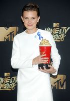 Millie Bobby Brown Longsleeve T-shirt #2793069