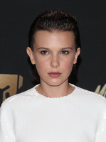 Millie Bobby Brown Longsleeve T-shirt #2793147