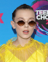 Millie Bobby Brown Longsleeve T-shirt #2793165