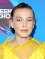 Millie Bobby Brown Longsleeve T-shirt #2793304