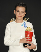 Millie Bobby Brown Longsleeve T-shirt #2793506