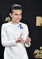 Millie Bobby Brown Longsleeve T-shirt #2793588