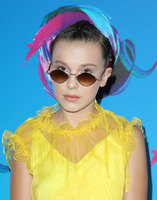 Millie Bobby Brown Longsleeve T-shirt #2793597