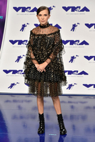 Millie Bobby Brown Longsleeve T-shirt #2793606