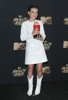 Millie Bobby Brown Longsleeve T-shirt #2793671