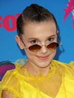 Millie Bobby Brown Longsleeve T-shirt #2793956