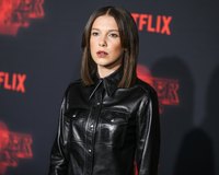 Millie Bobby Brown Longsleeve T-shirt #2851014