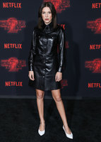 Millie Bobby Brown Longsleeve T-shirt #2851032