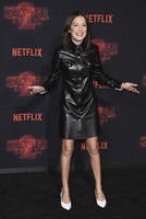 Millie Bobby Brown Longsleeve T-shirt #2851039