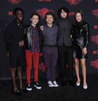 Millie Bobby Brown Longsleeve T-shirt #2851060
