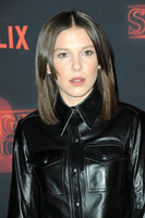 Millie Bobby Brown Longsleeve T-shirt #2851072