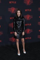 Millie Bobby Brown Longsleeve T-shirt #2851081
