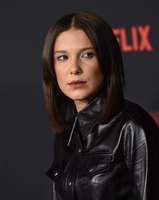 Millie Bobby Brown Longsleeve T-shirt #2851083