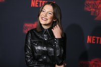 Millie Bobby Brown Longsleeve T-shirt #2851104