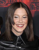 Millie Bobby Brown Longsleeve T-shirt #2851105