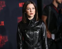 Millie Bobby Brown Longsleeve T-shirt #2851107