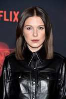 Millie Bobby Brown Longsleeve T-shirt #2851117