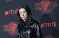 Millie Bobby Brown Longsleeve T-shirt #2851127