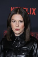 Millie Bobby Brown Longsleeve T-shirt #2851170