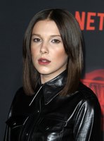 Millie Bobby Brown Longsleeve T-shirt #2851192