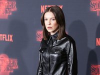 Millie Bobby Brown Longsleeve T-shirt #2851269