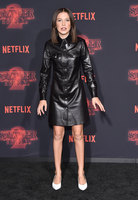 Millie Bobby Brown Longsleeve T-shirt #2851307