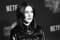 Millie Bobby Brown Longsleeve T-shirt #2851317