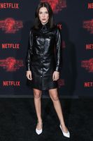 Millie Bobby Brown Sweatshirt #2851339