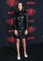 Millie Bobby Brown Sweatshirt #2851343